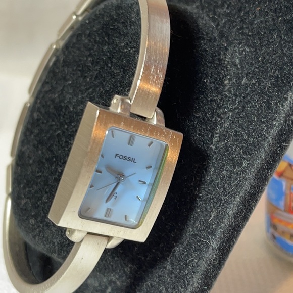 Fossil Watch 1990’s with Collector Tin - Picture 5 of 12